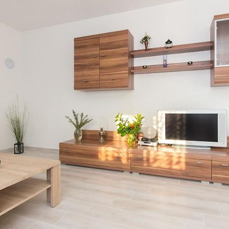 Apartment Dajana Pinezići Buitenkant foto