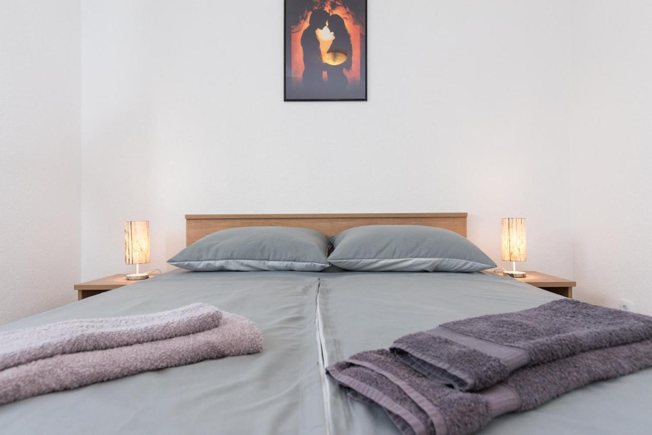 Apartment Dajana Pinezići Buitenkant foto