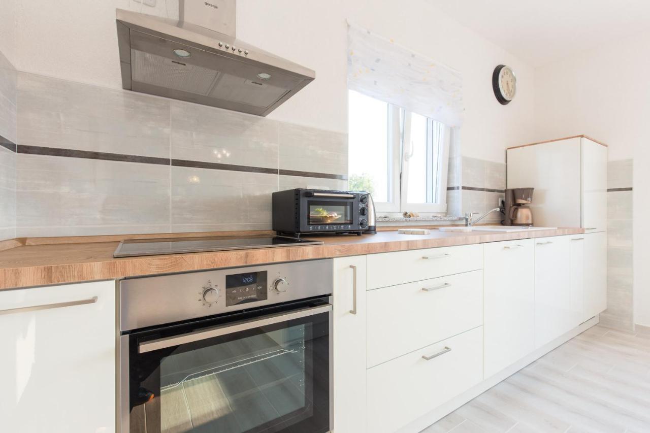 Apartment Dajana Pinezići Buitenkant foto