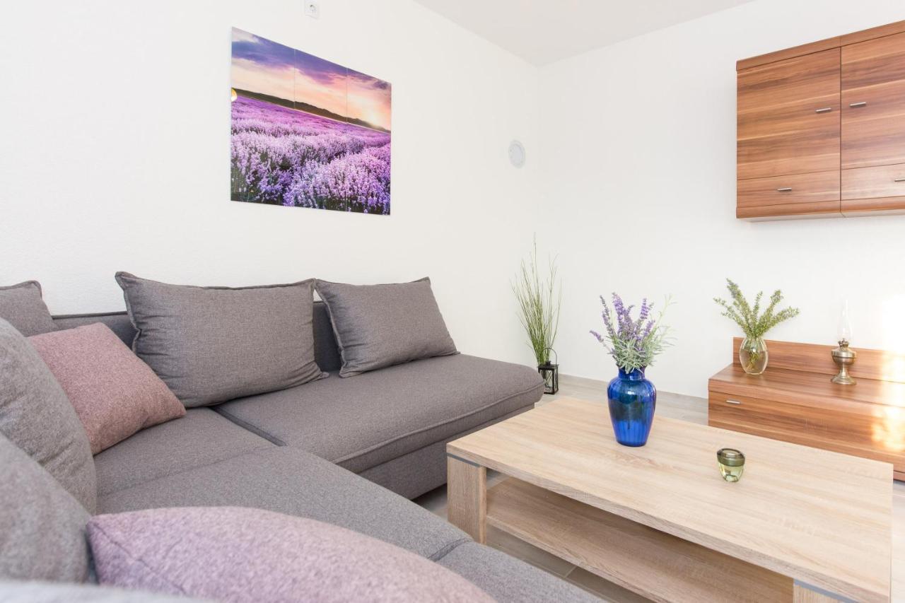 Apartment Dajana Pinezići Buitenkant foto